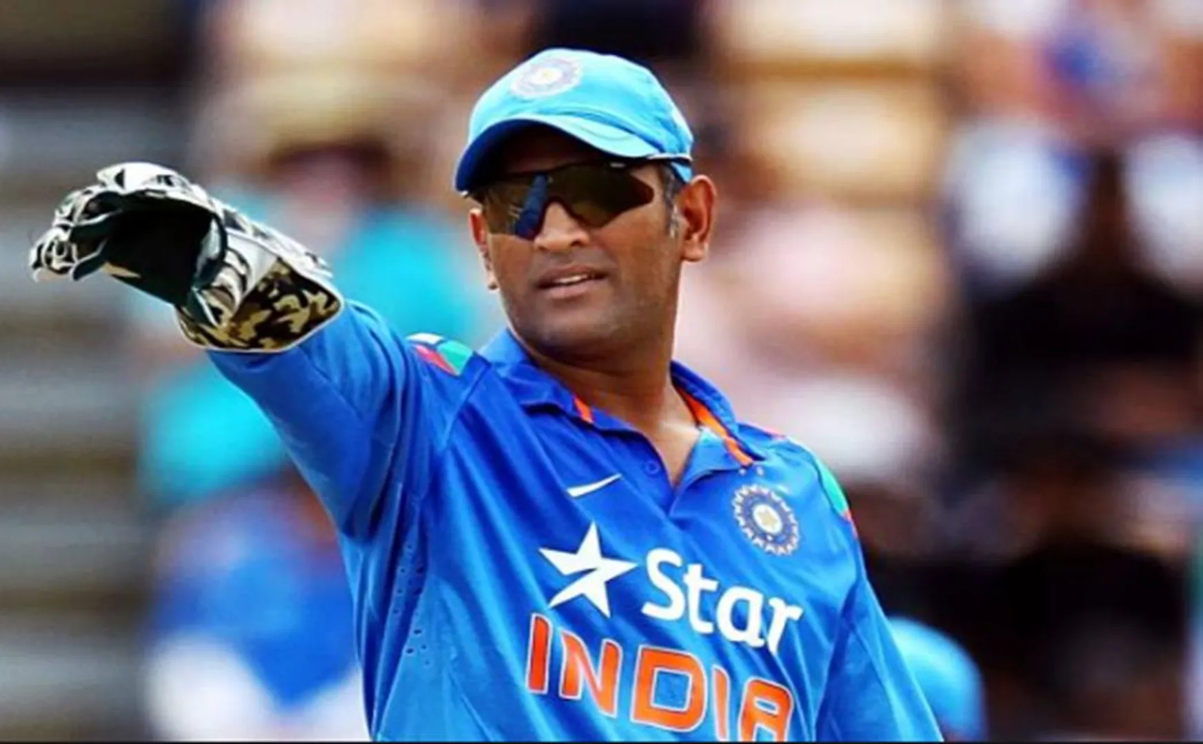 dhoni entry to politics to join bjp?